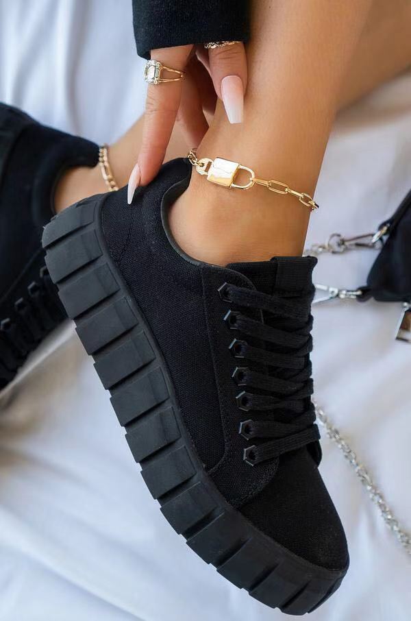Lace-up Canvas Round Toe Platform Sneakers