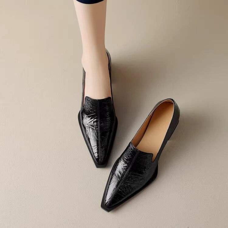 Crack Pointed Deep Mouth Flats
