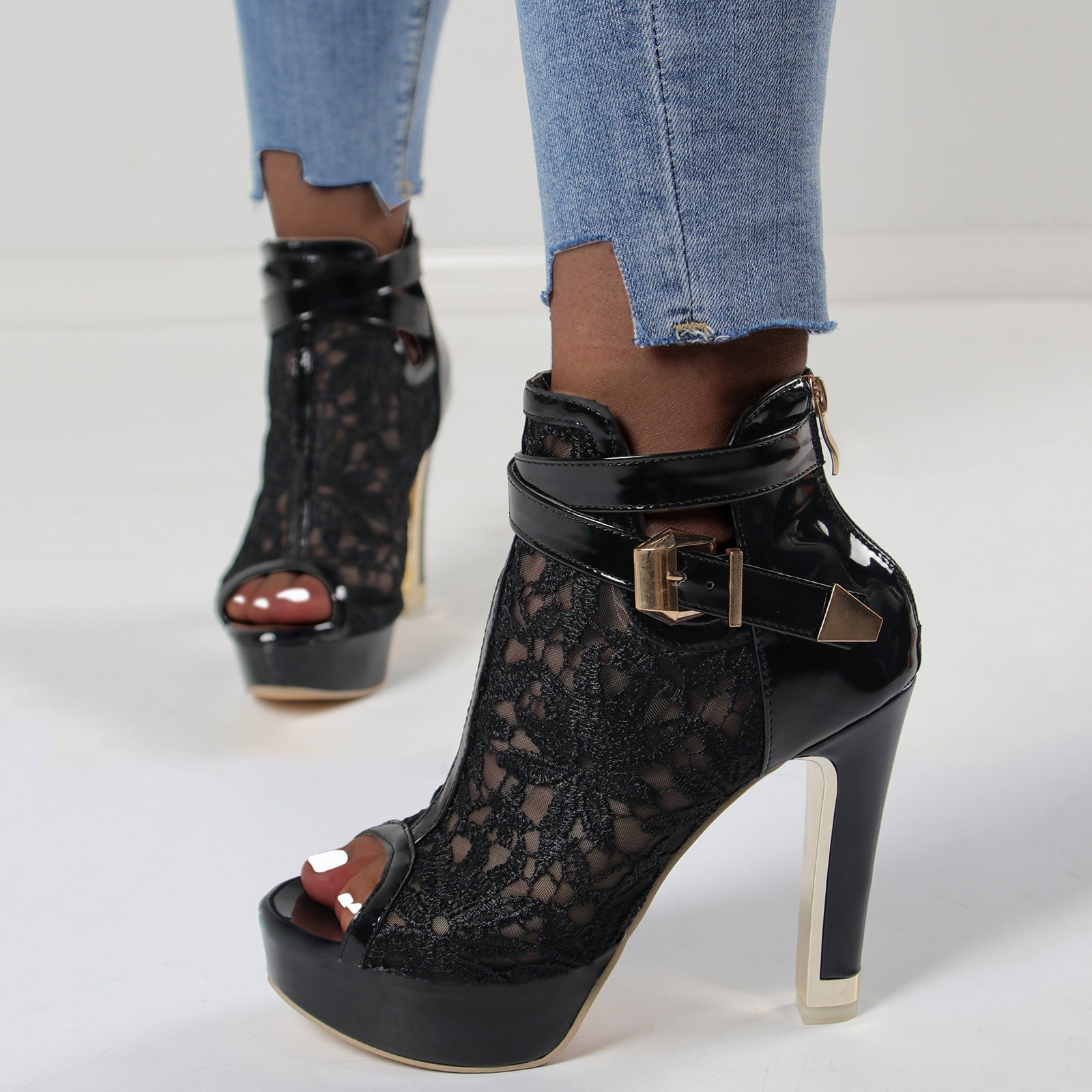Lace-Trimmed Buckle Peep Toe Chunky Heel Sandals