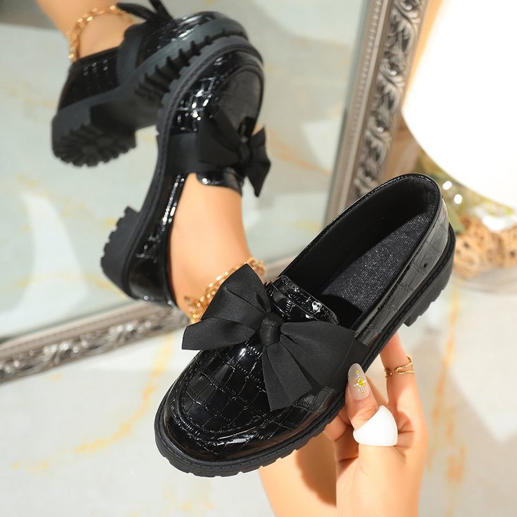 Bow Down | Patent Bow Loafers