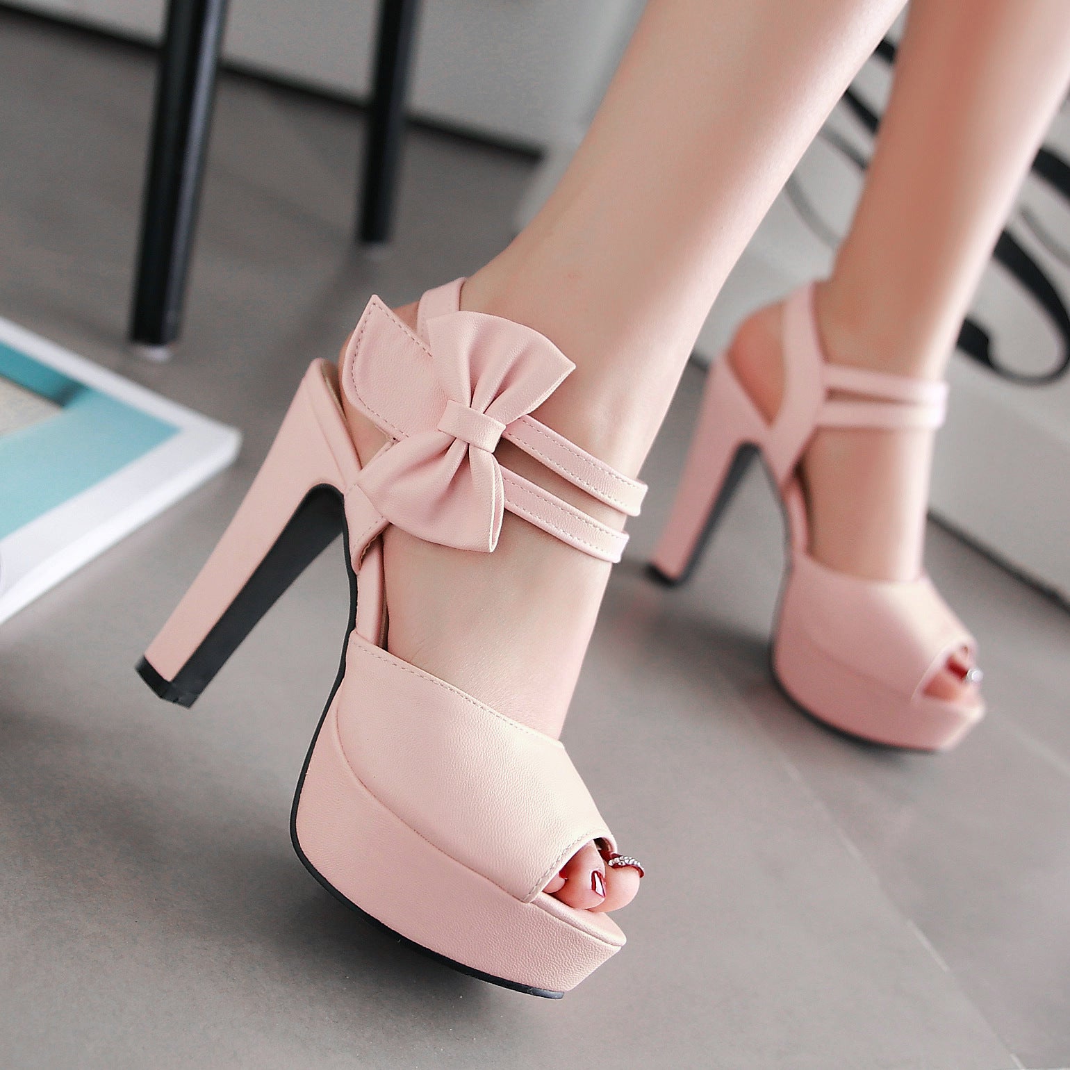 Fish-Mouth Bow-Knot Sandals