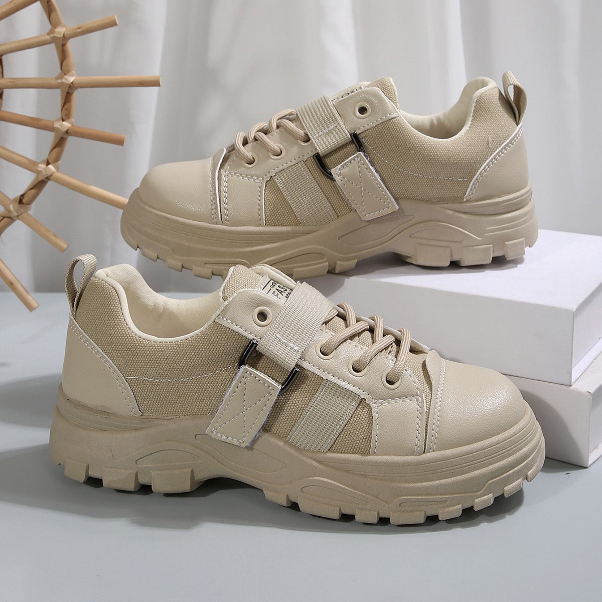 Lace-up Canvas Breathable Thick-soled Round-toe Casual Sneakers